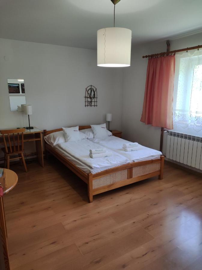 Rezydencja Bukowy Dwor Czarna  Buitenkant foto