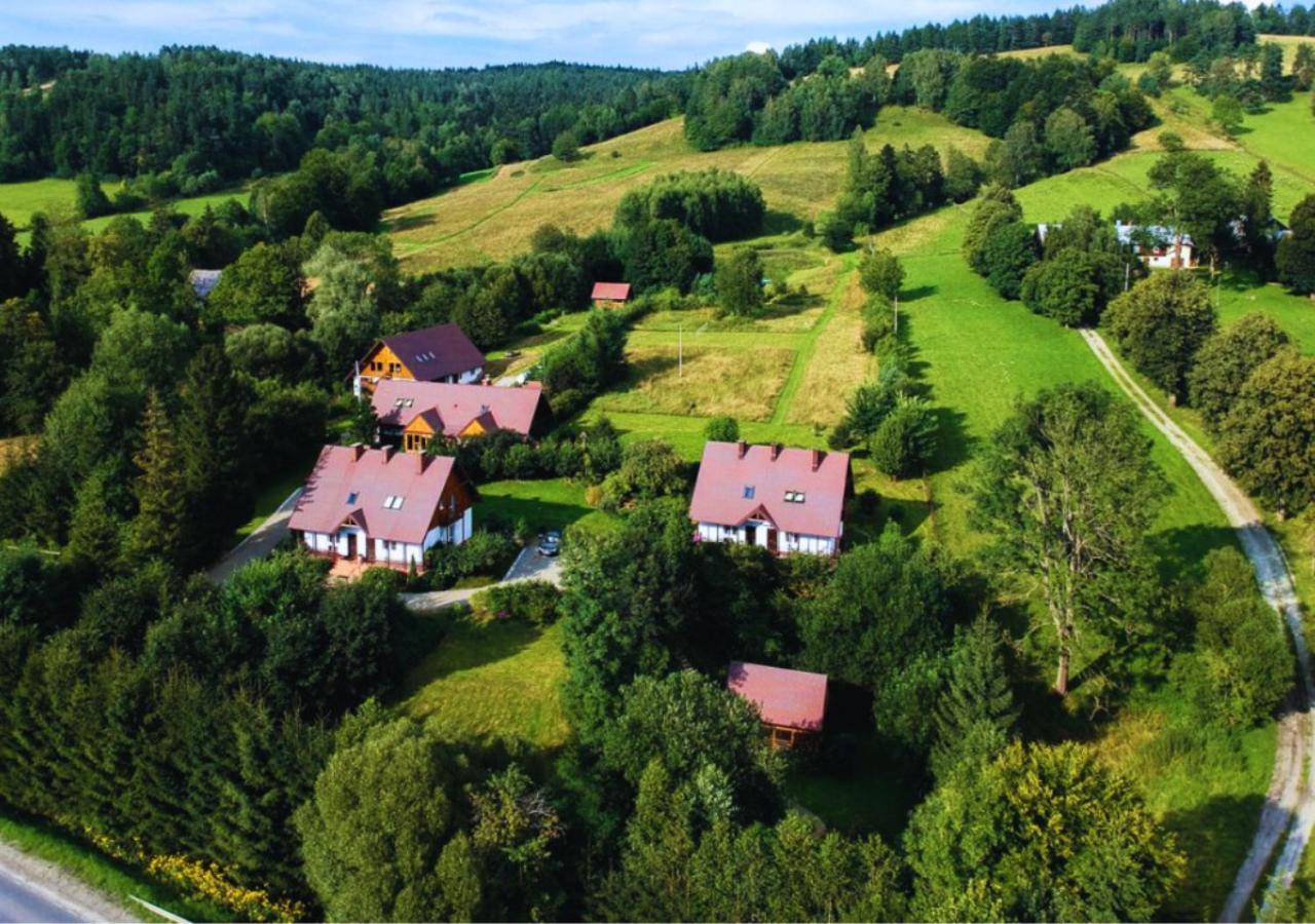 Rezydencja Bukowy Dwor Czarna  Buitenkant foto