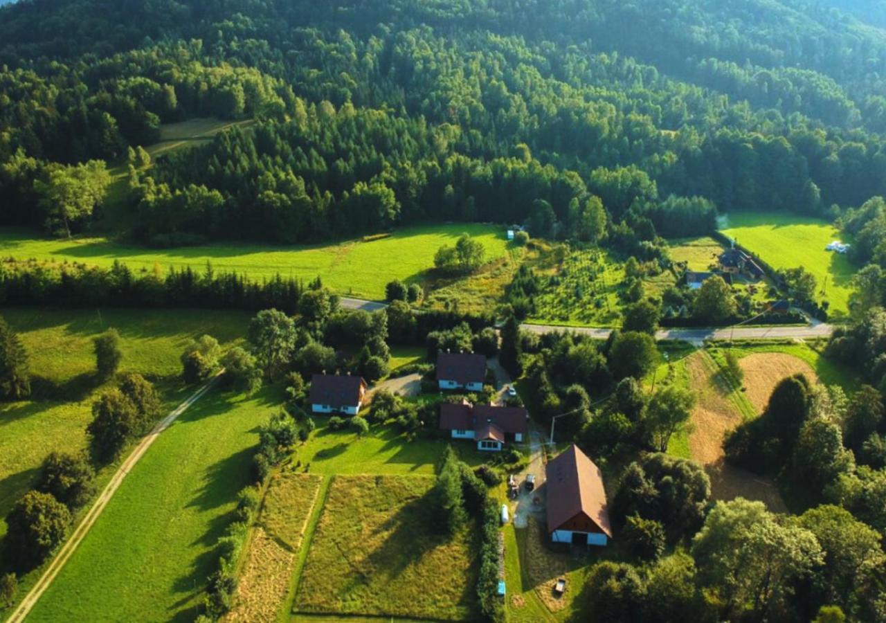 Rezydencja Bukowy Dwor Czarna  Buitenkant foto