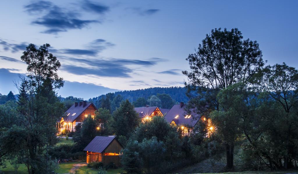Rezydencja Bukowy Dwor Czarna  Buitenkant foto